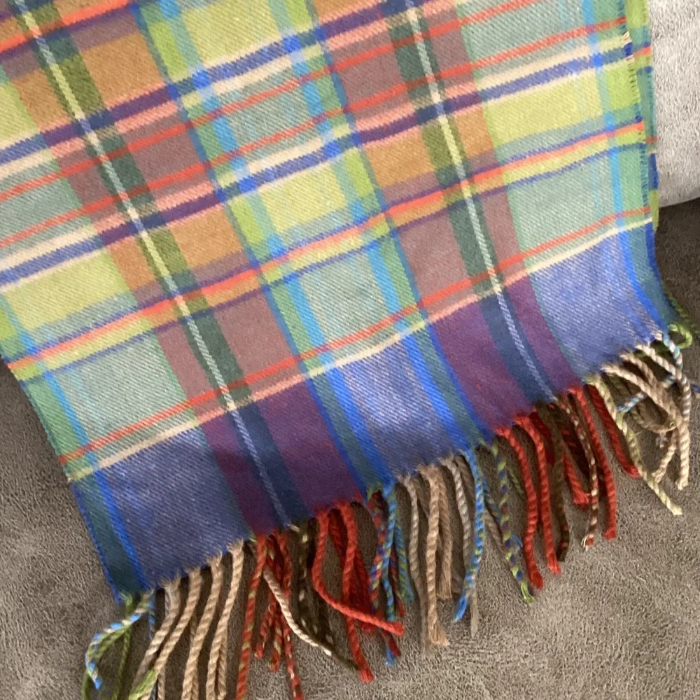 100% cashmere unisex scarf Scotland like new